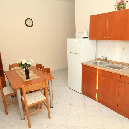 Apartments Mladen Vrsi Exterior photo