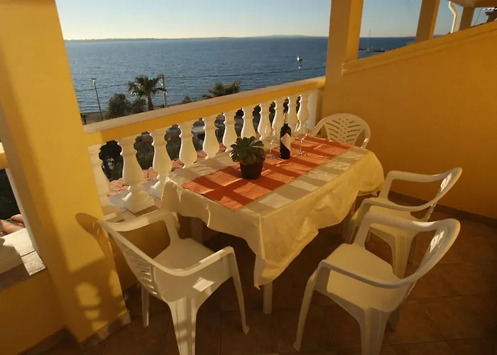 Apartments Mladen