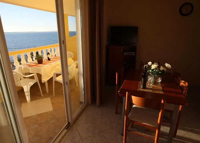 Apartments Mladen