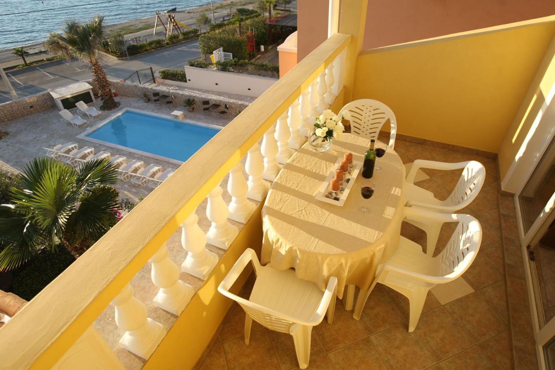 Apartment Mladen *